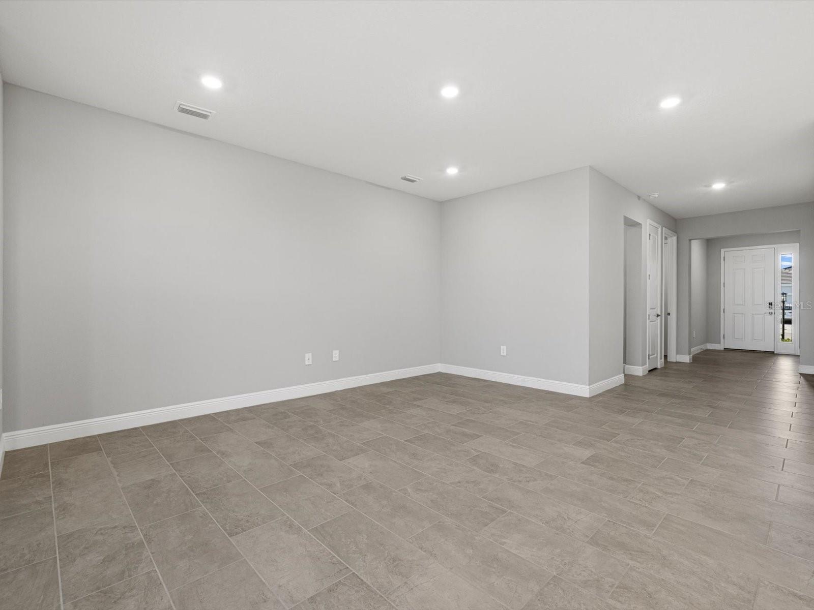 Image 9 of 27 For 17707 Gulf Ranch Place