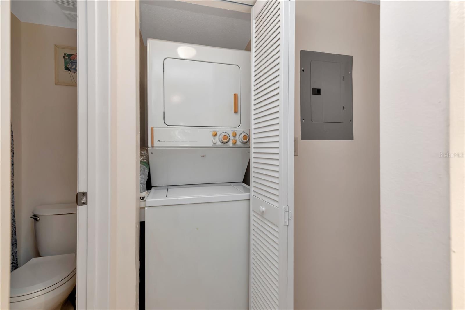 Image 19 of 34 For 11485 Oakhurst Road A105