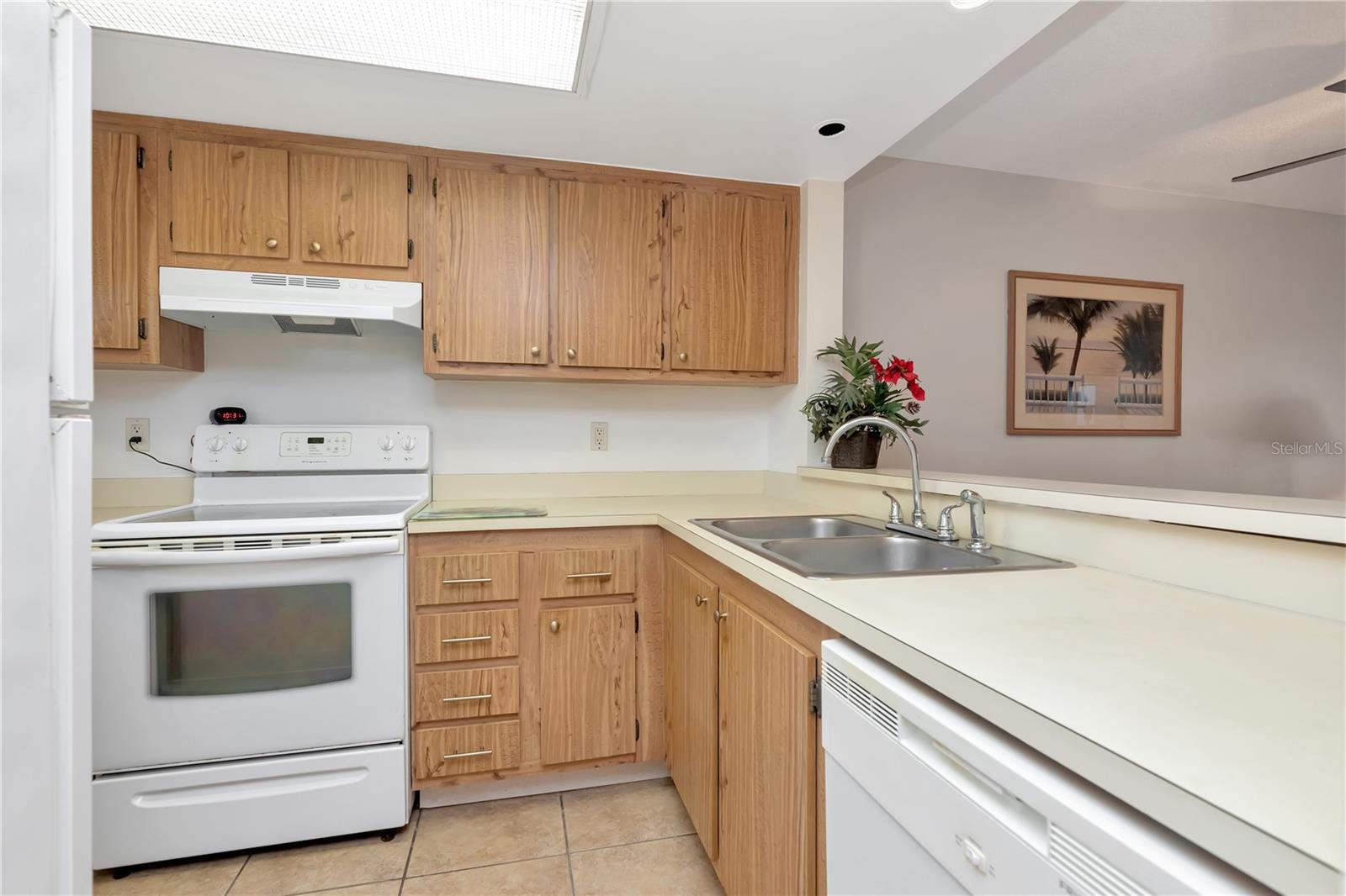 Image 3 of 34 For 11485 Oakhurst Road A105