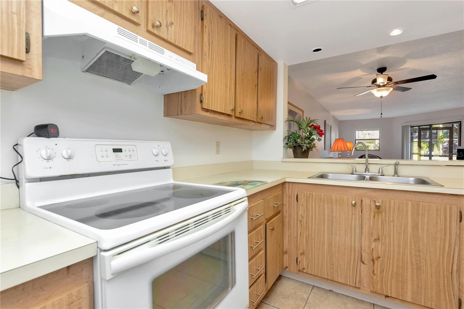 Image 6 of 34 For 11485 Oakhurst Road A105