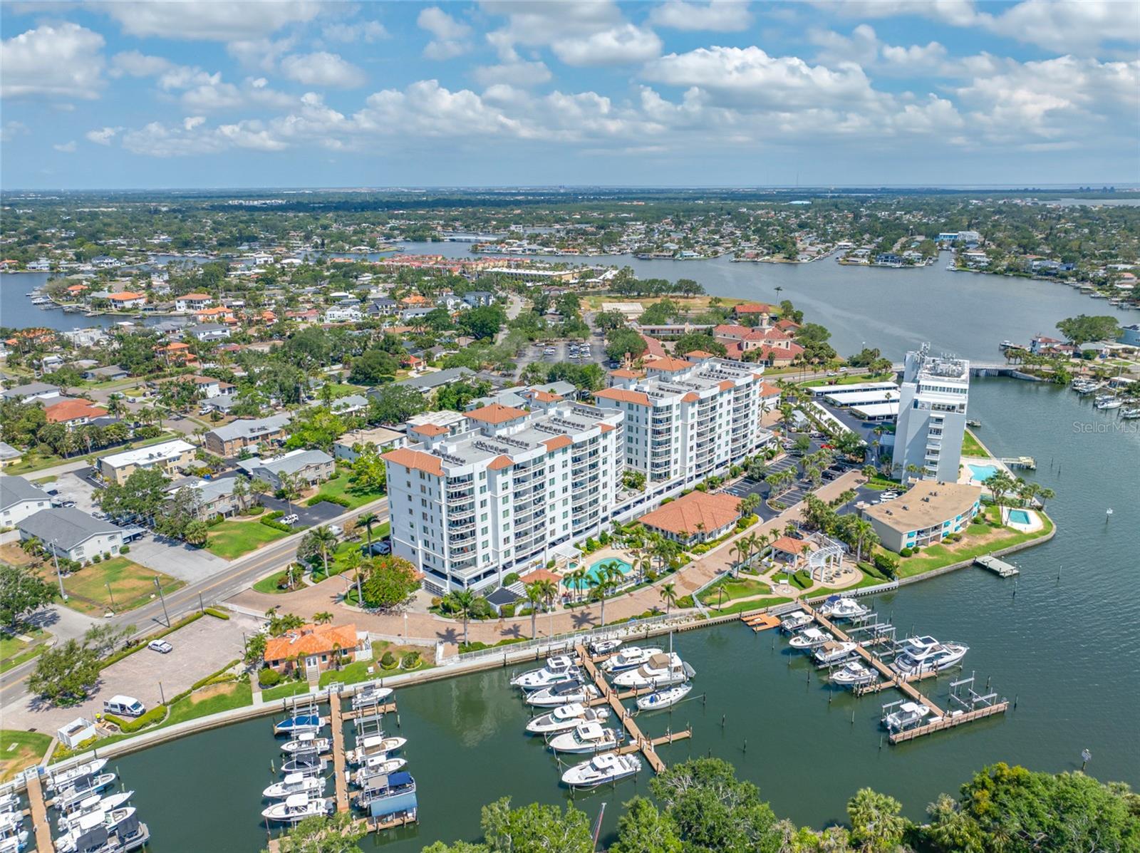 Image 2 of 34 For 1325 Snell Isle Boulevard Ne 810