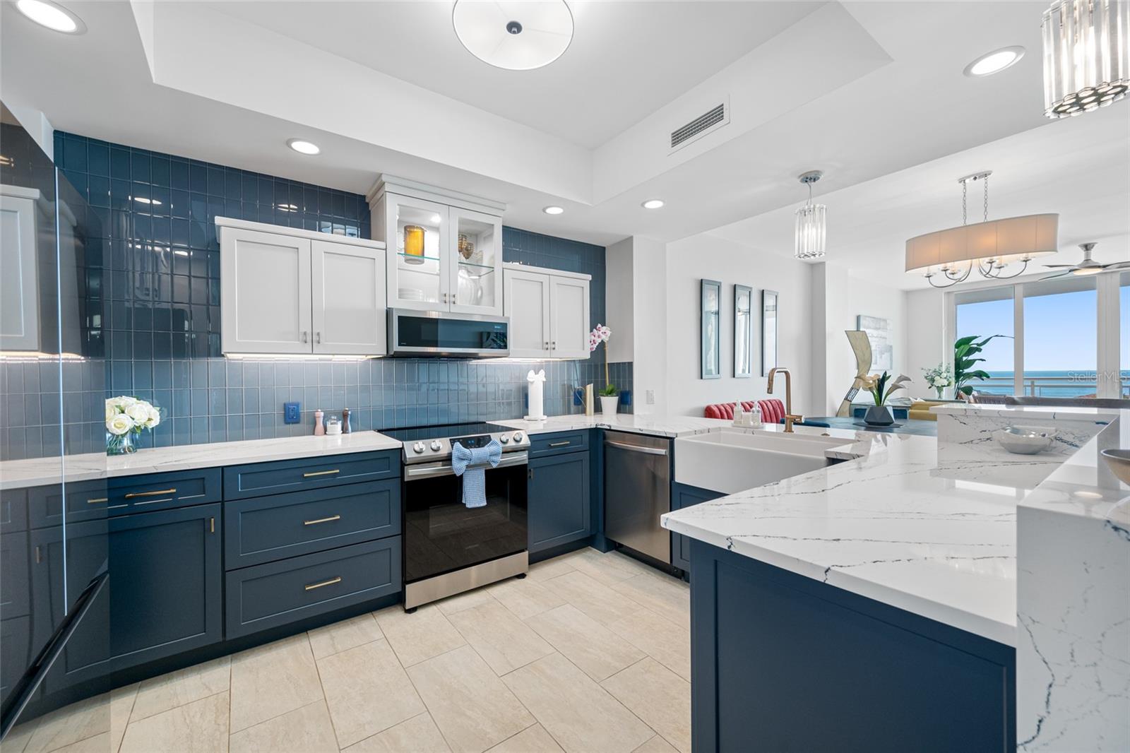 Image 5 of 34 For 1325 Snell Isle Boulevard Ne 810