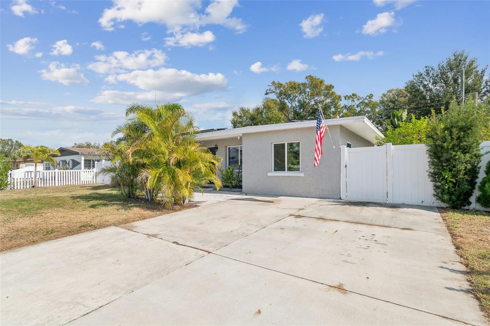 Details for 7631 18th Way N, ST PETERSBURG, FL 33702