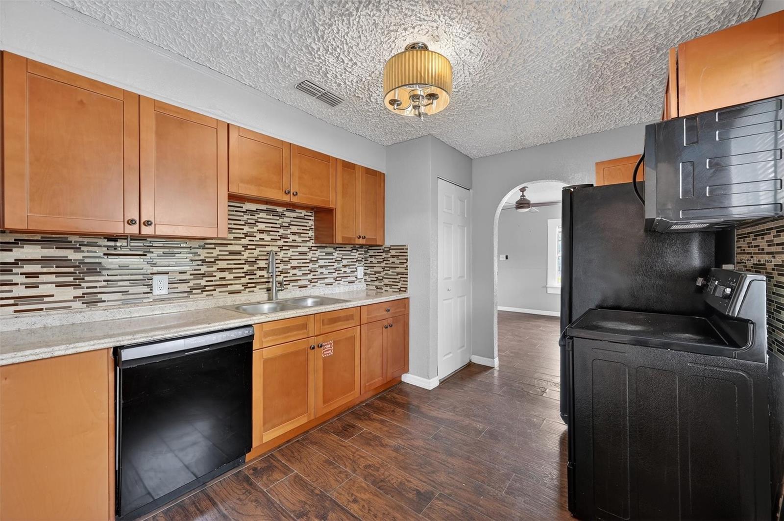 Image 14 of 36 For 1908 Jean Street