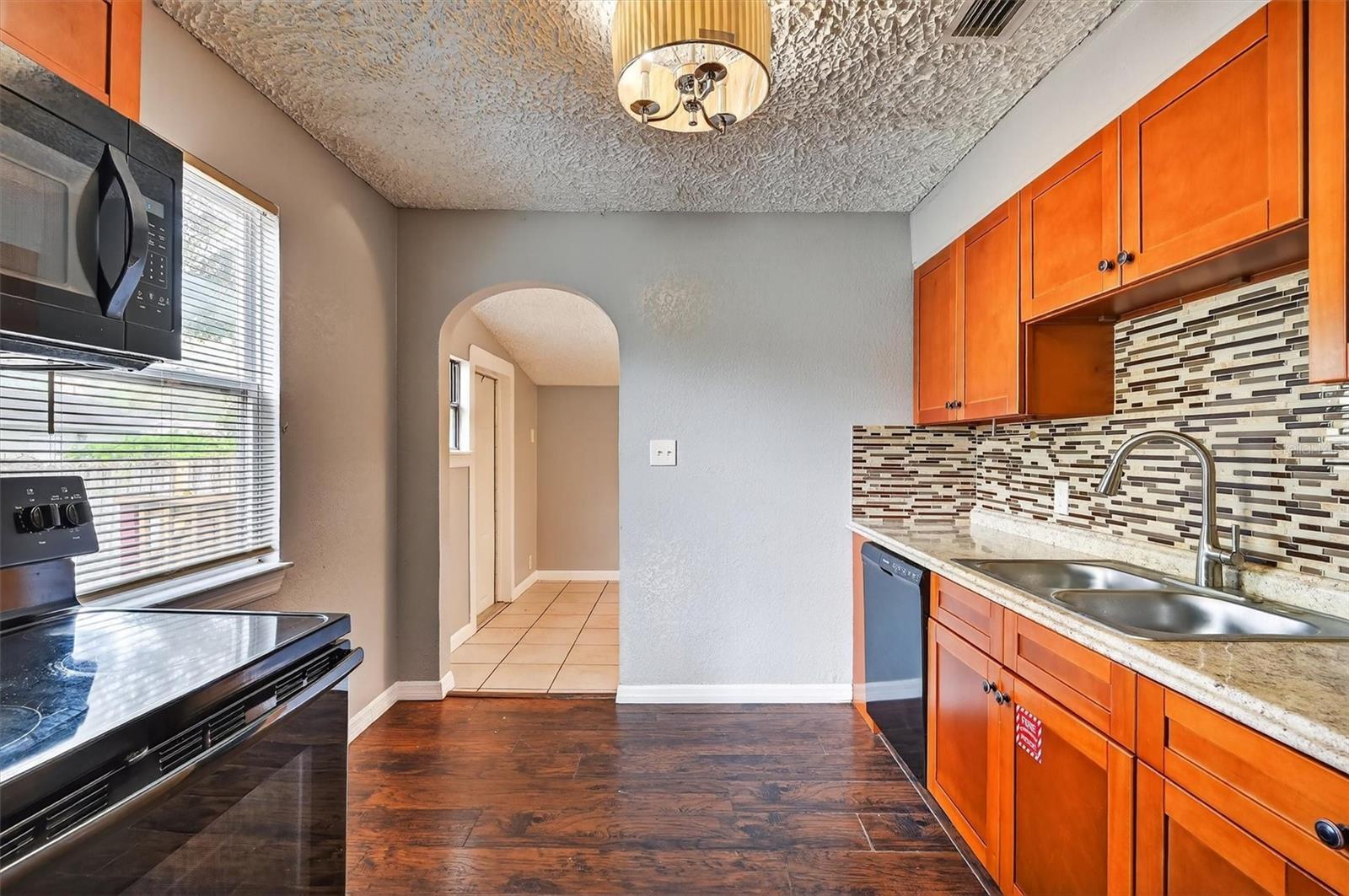 Image 17 of 36 For 1908 Jean Street