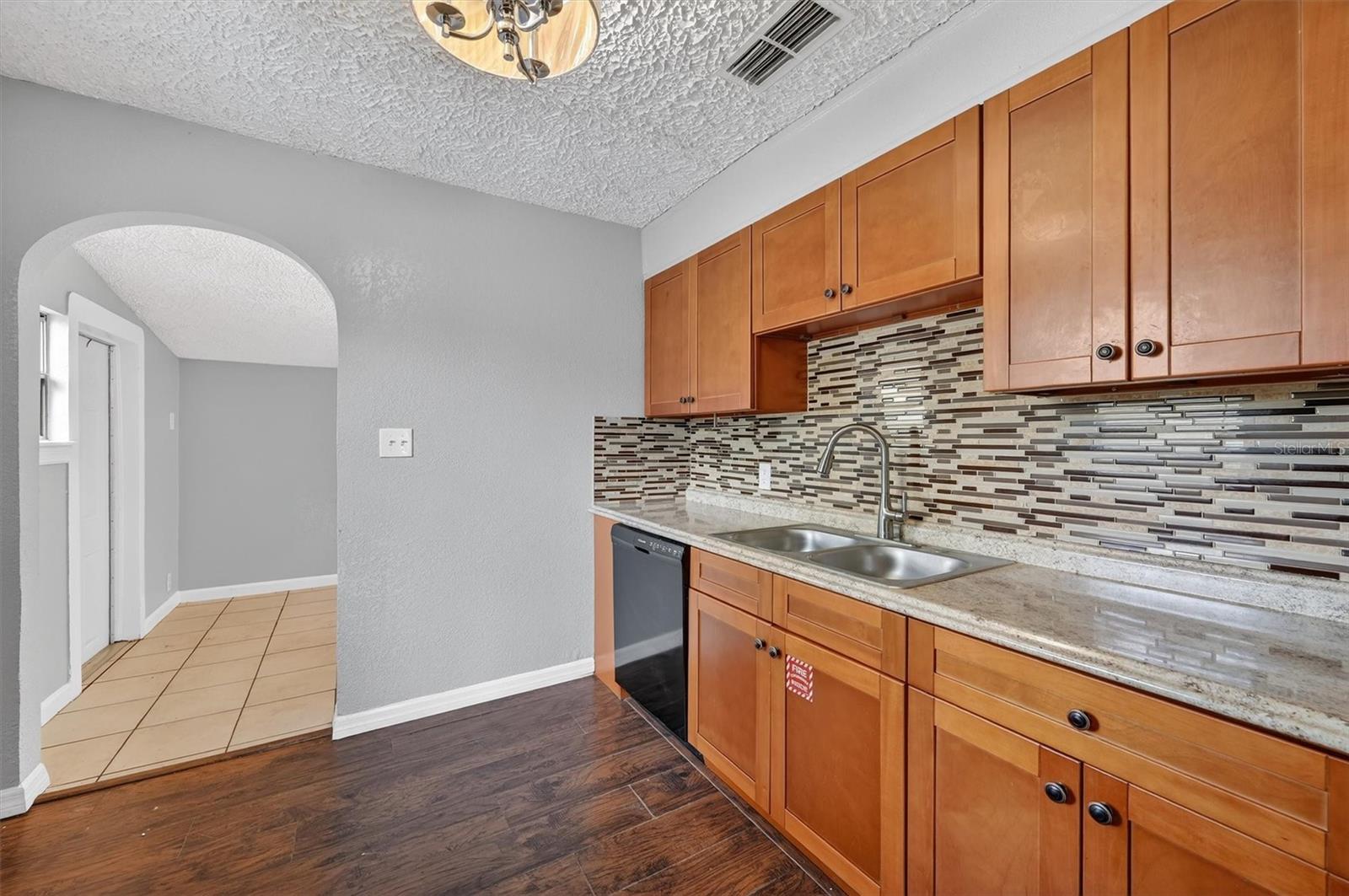 Image 18 of 36 For 1908 Jean Street