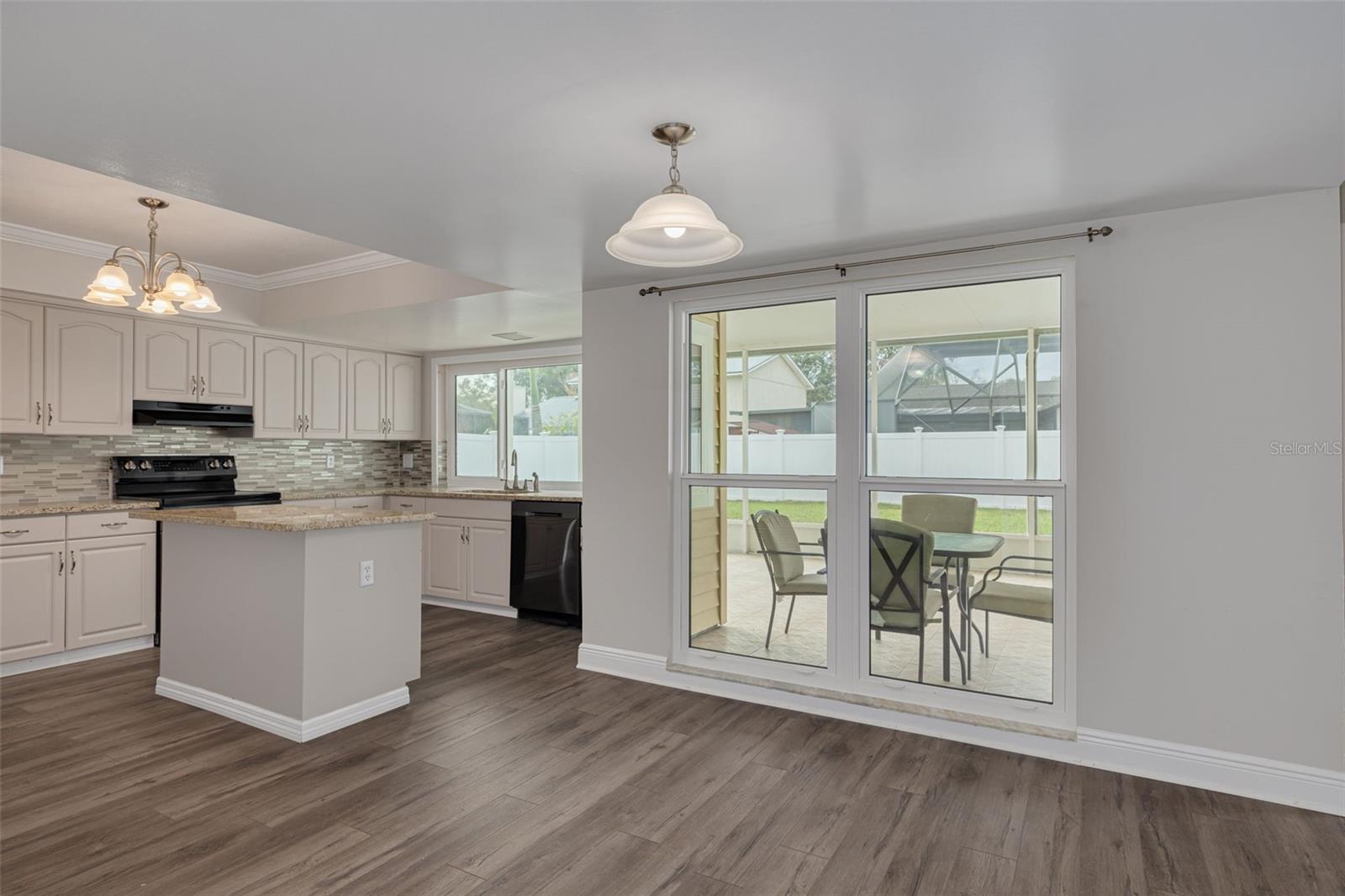 Image 17 of 44 For 10904 Autumn Oak Place