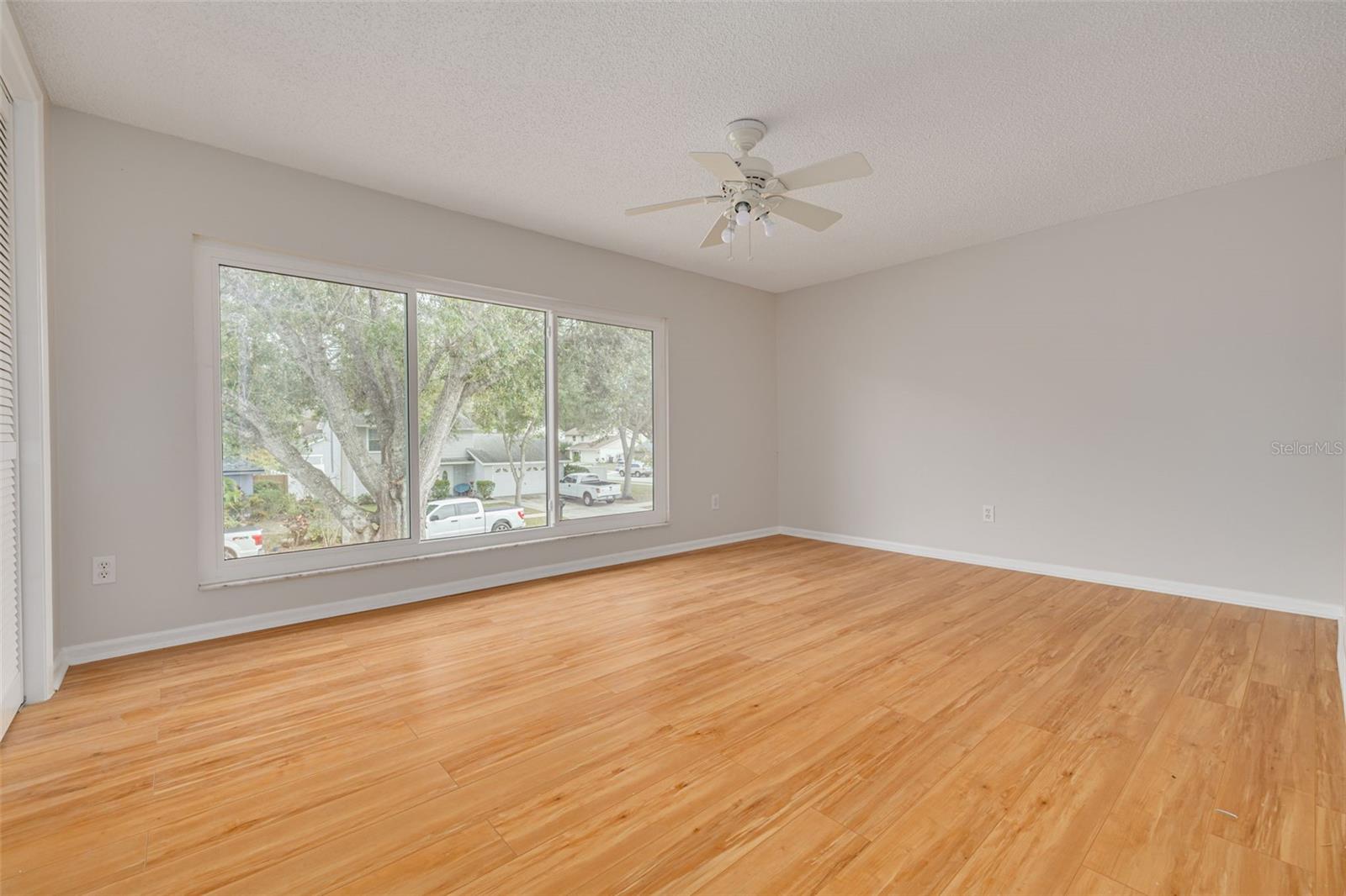 Image 27 of 44 For 10904 Autumn Oak Place