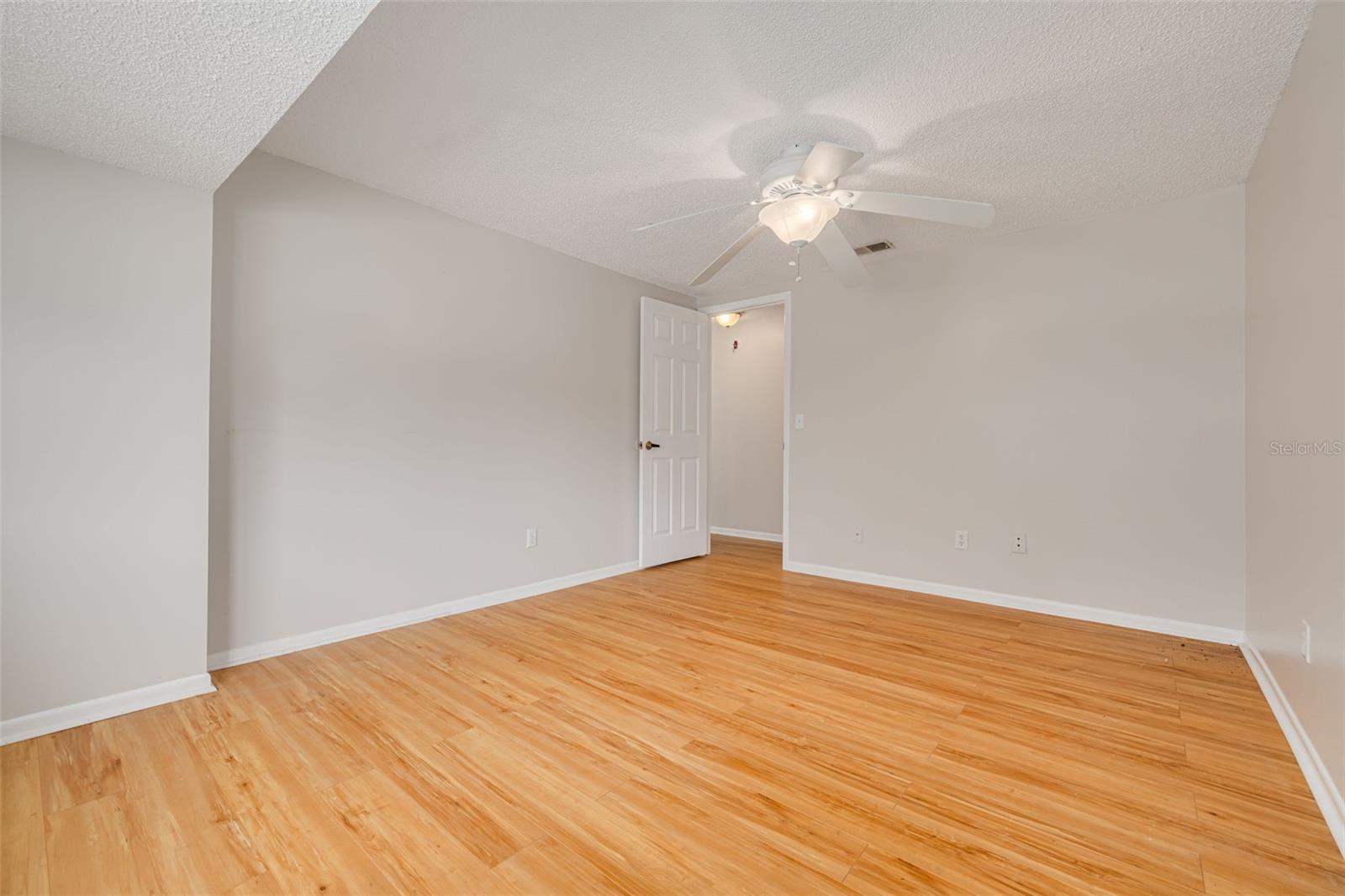 Image 31 of 44 For 10904 Autumn Oak Place