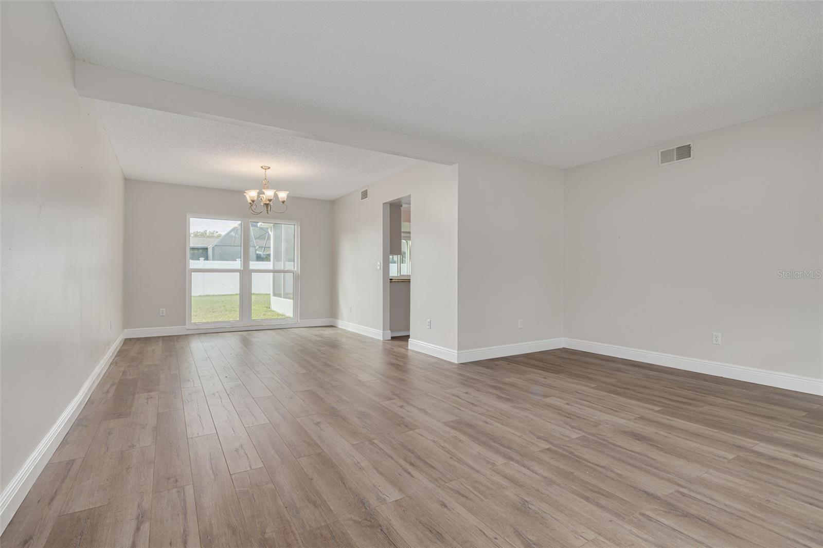 Image 8 of 44 For 10904 Autumn Oak Place