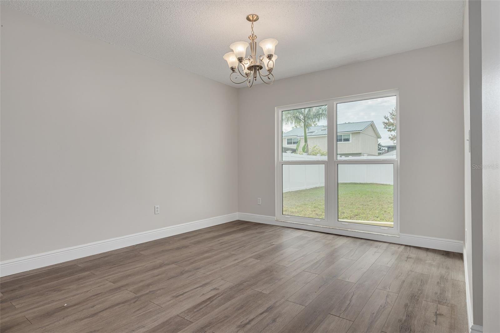 Image 9 of 44 For 10904 Autumn Oak Place