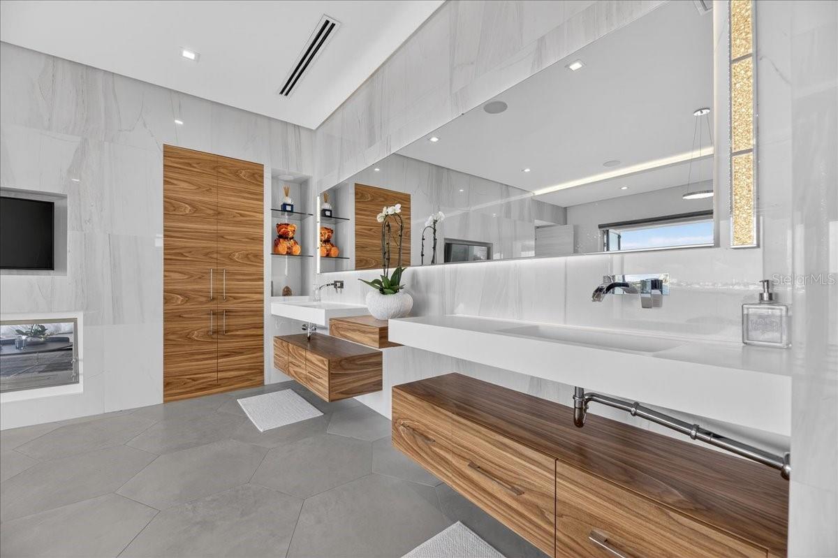 Image 20 of 77 For 1320 Boca Ciega Isle Drive