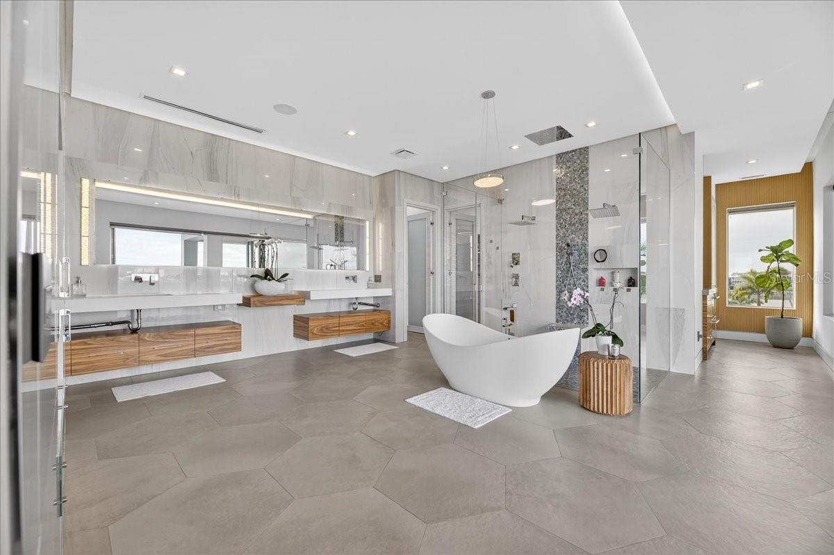 Image 22 of 77 For 1320 Boca Ciega Isle Drive