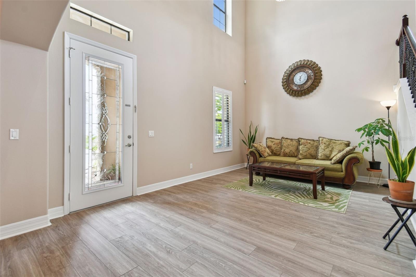 Image 11 of 70 For 2566 Lake Manor Drive