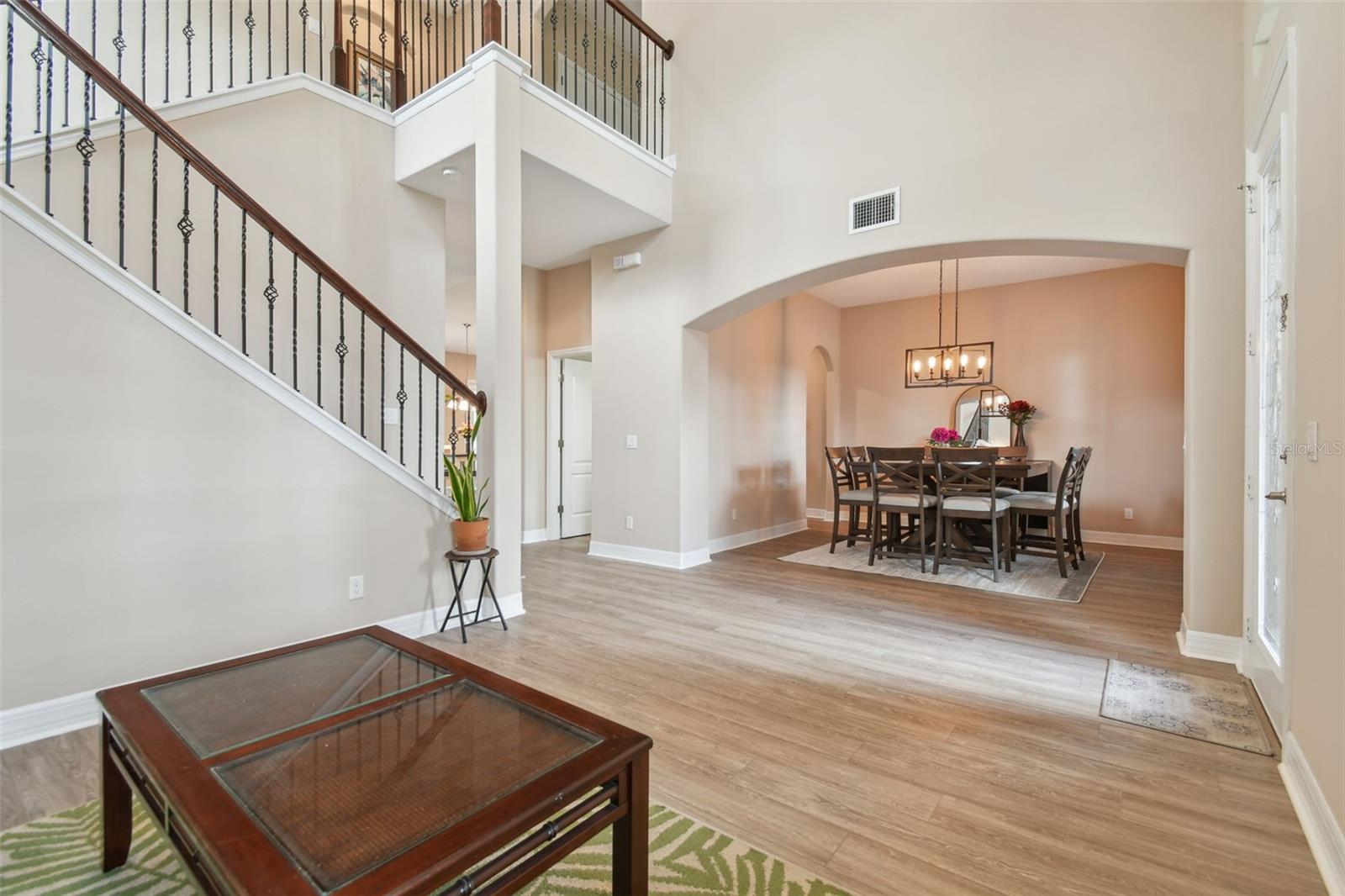 Image 13 of 70 For 2566 Lake Manor Drive