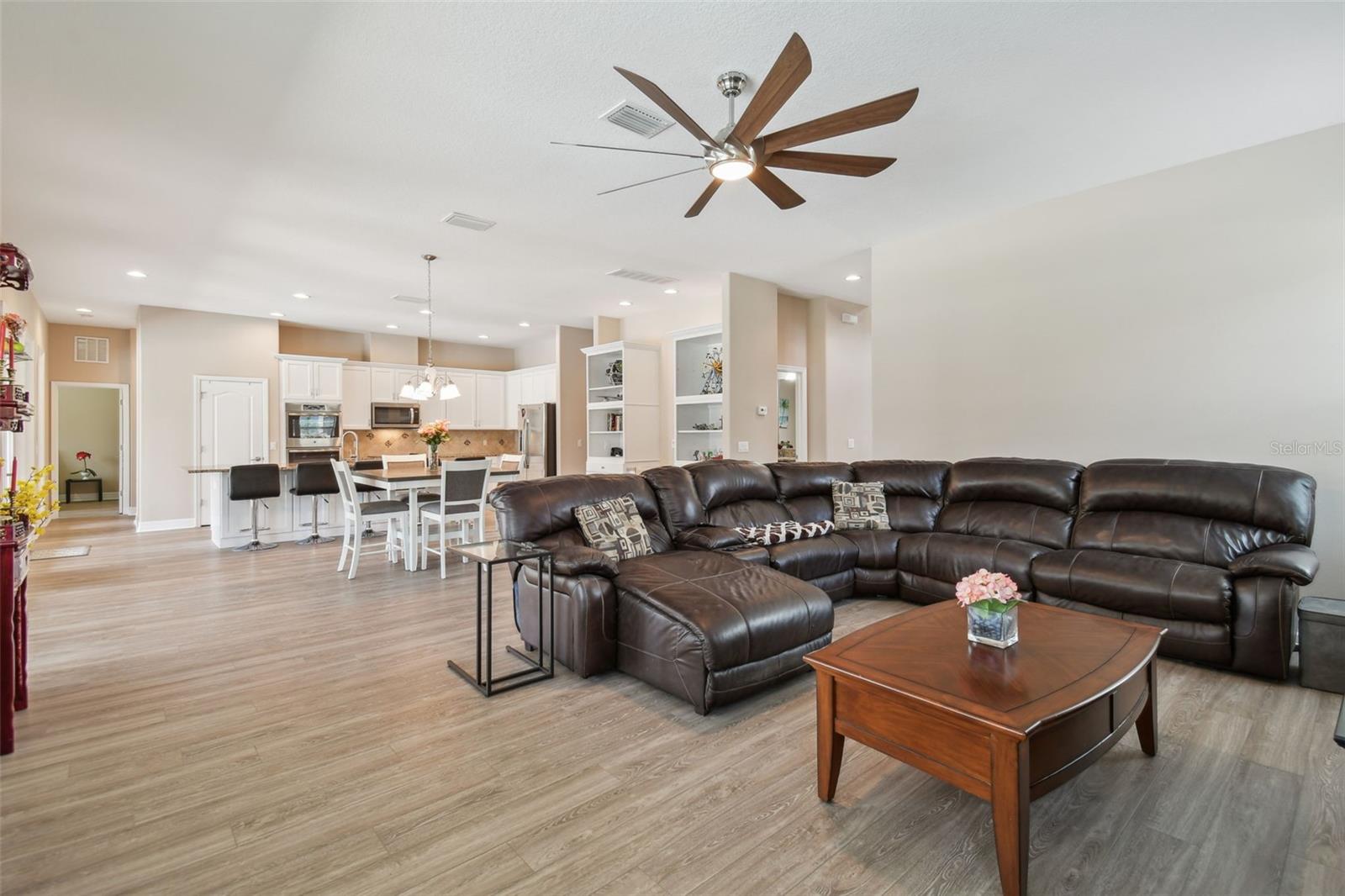 Image 20 of 70 For 2566 Lake Manor Drive