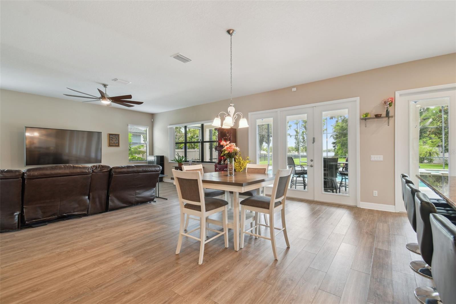 Image 22 of 70 For 2566 Lake Manor Drive