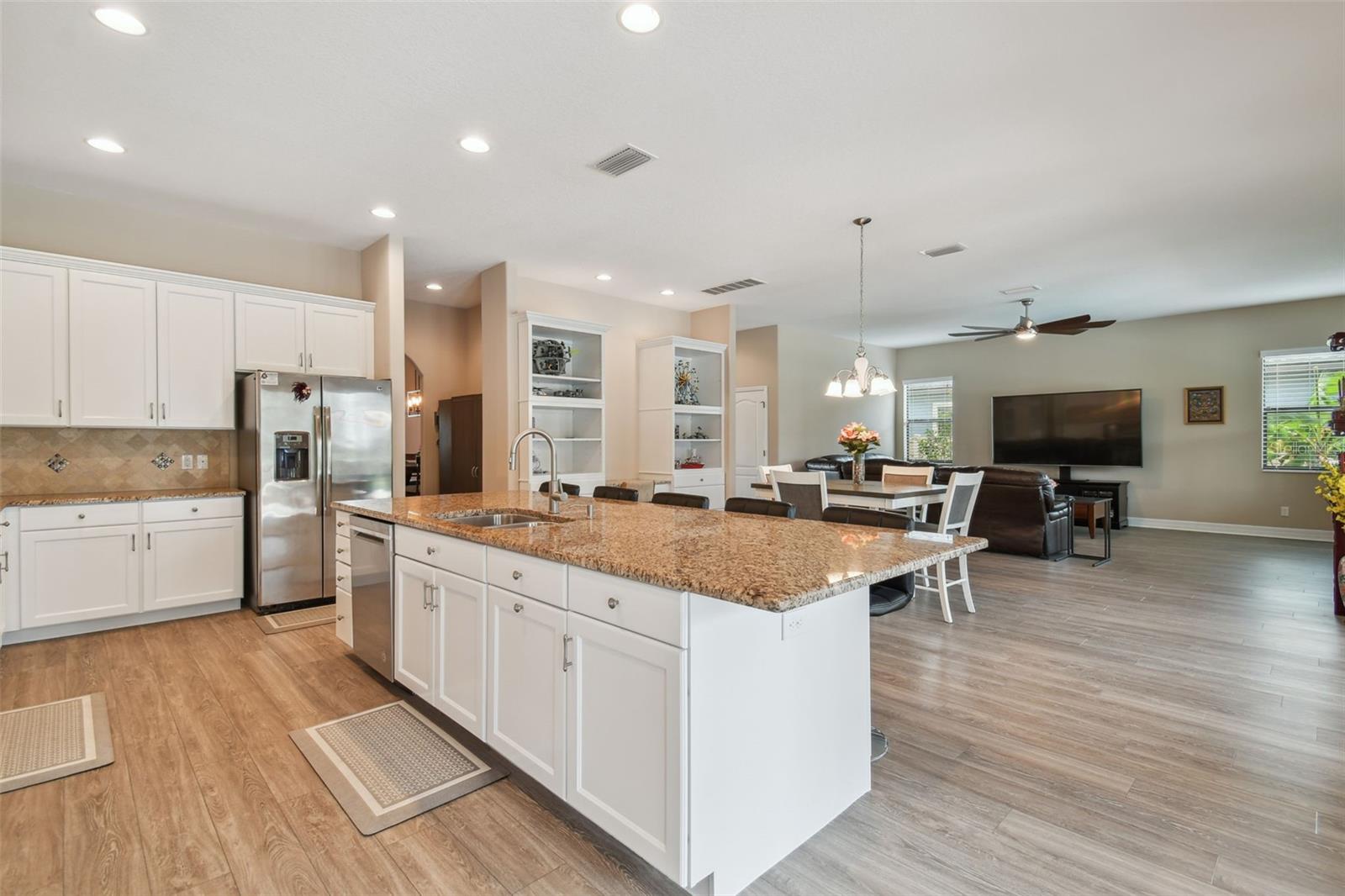 Image 24 of 70 For 2566 Lake Manor Drive