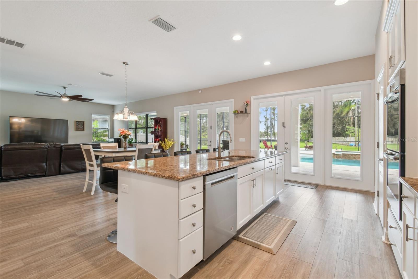 Image 25 of 70 For 2566 Lake Manor Drive