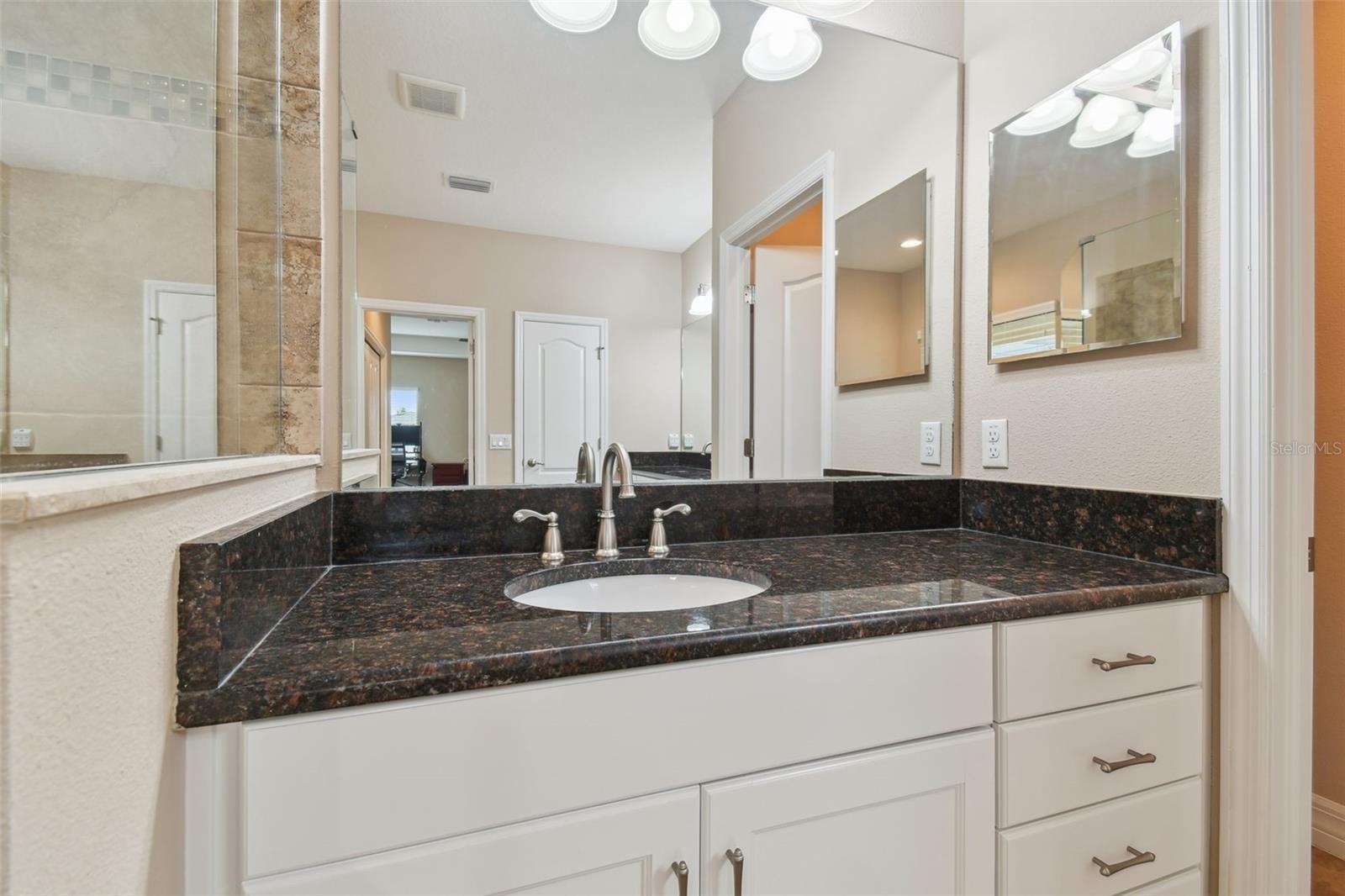 Image 46 of 70 For 2566 Lake Manor Drive