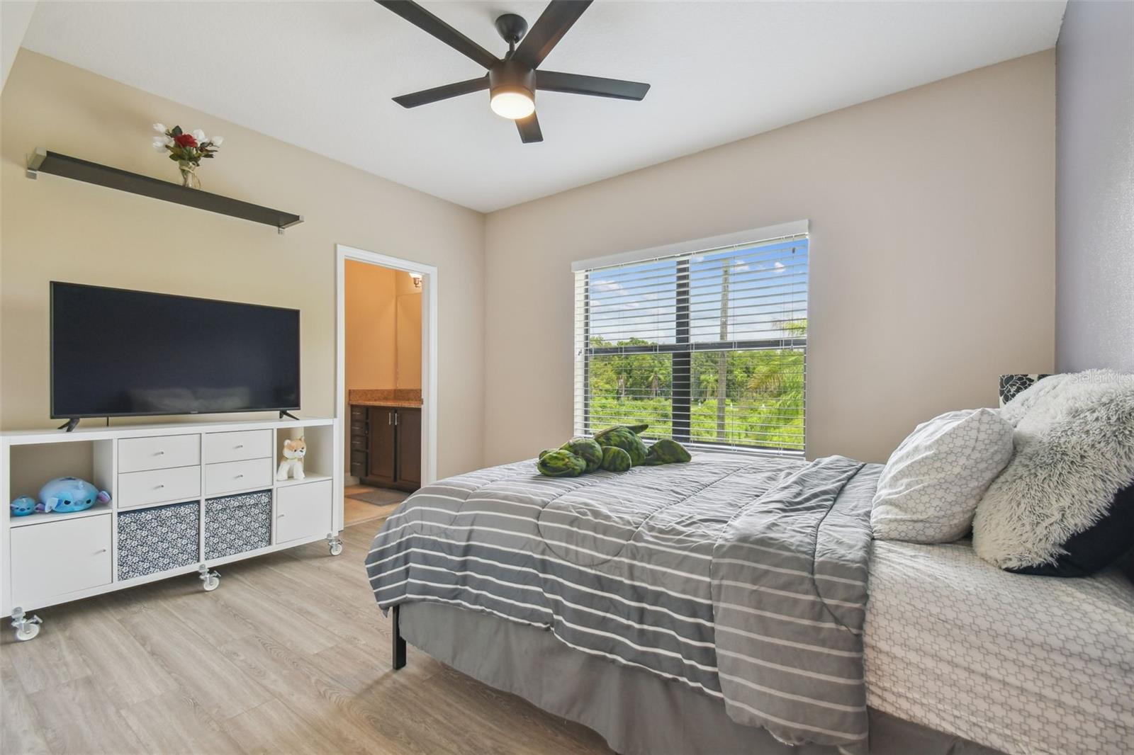 Image 62 of 70 For 2566 Lake Manor Drive