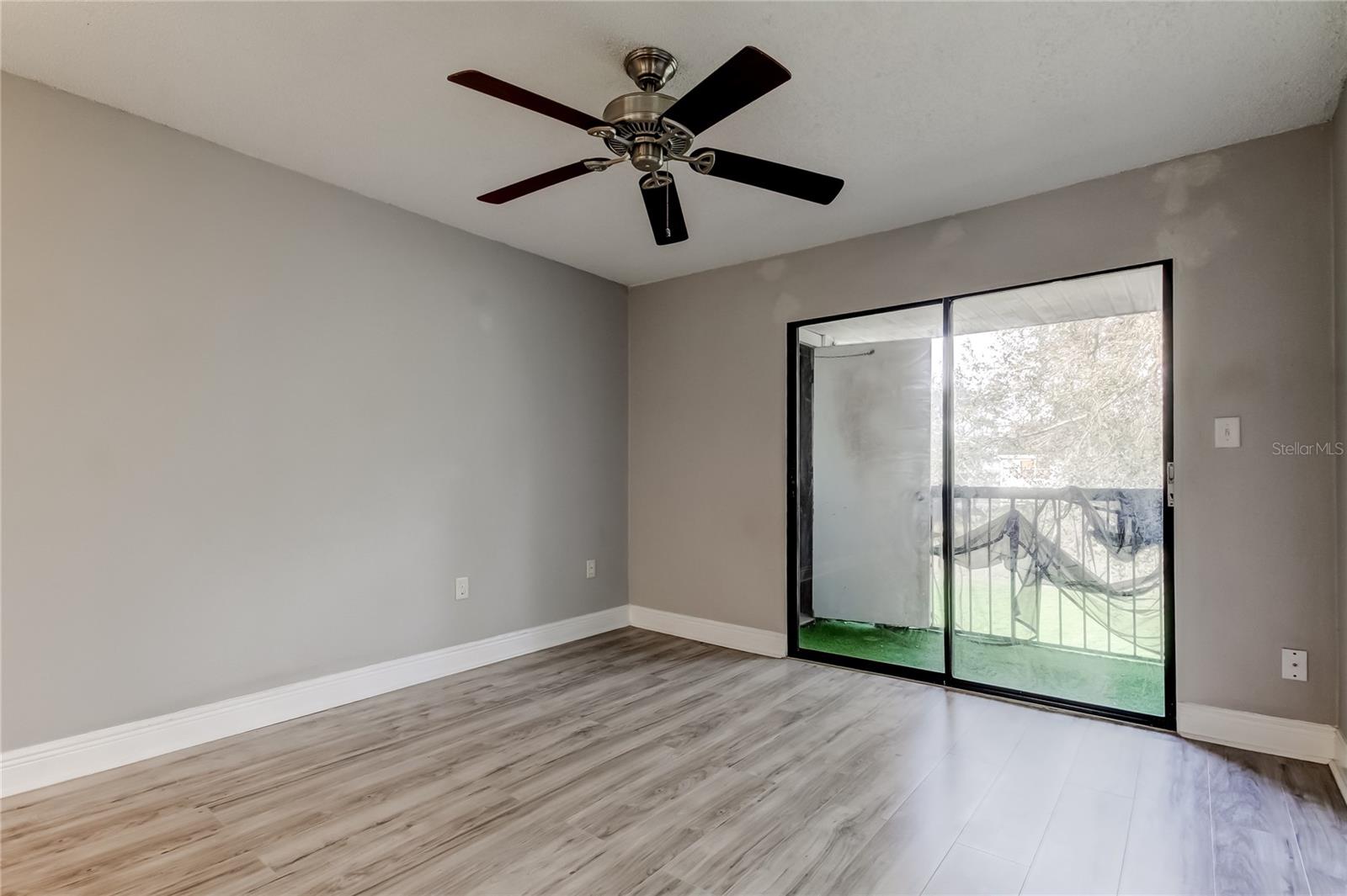 Image 27 of 42 For 5023 Terrace Palms Circle 201