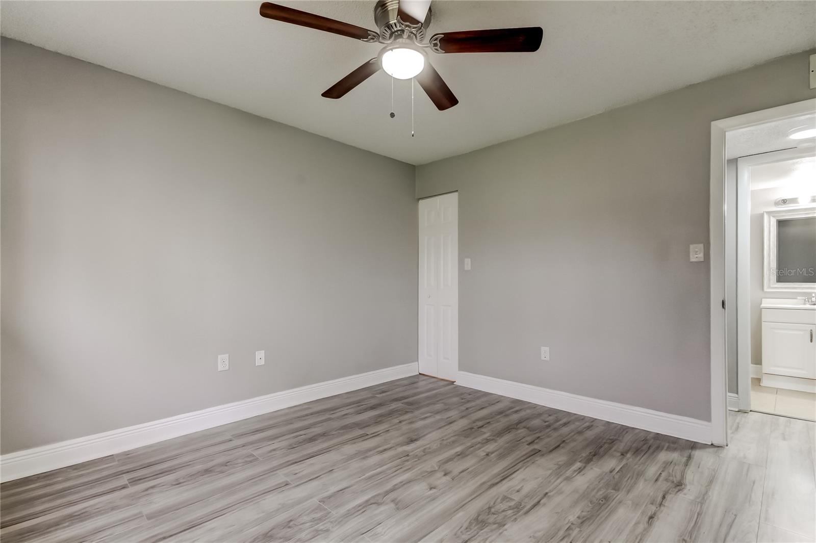 Image 35 of 42 For 5023 Terrace Palms Circle 201