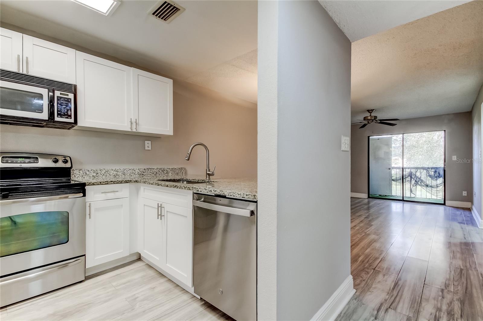 Image 4 of 42 For 5023 Terrace Palms Circle 201