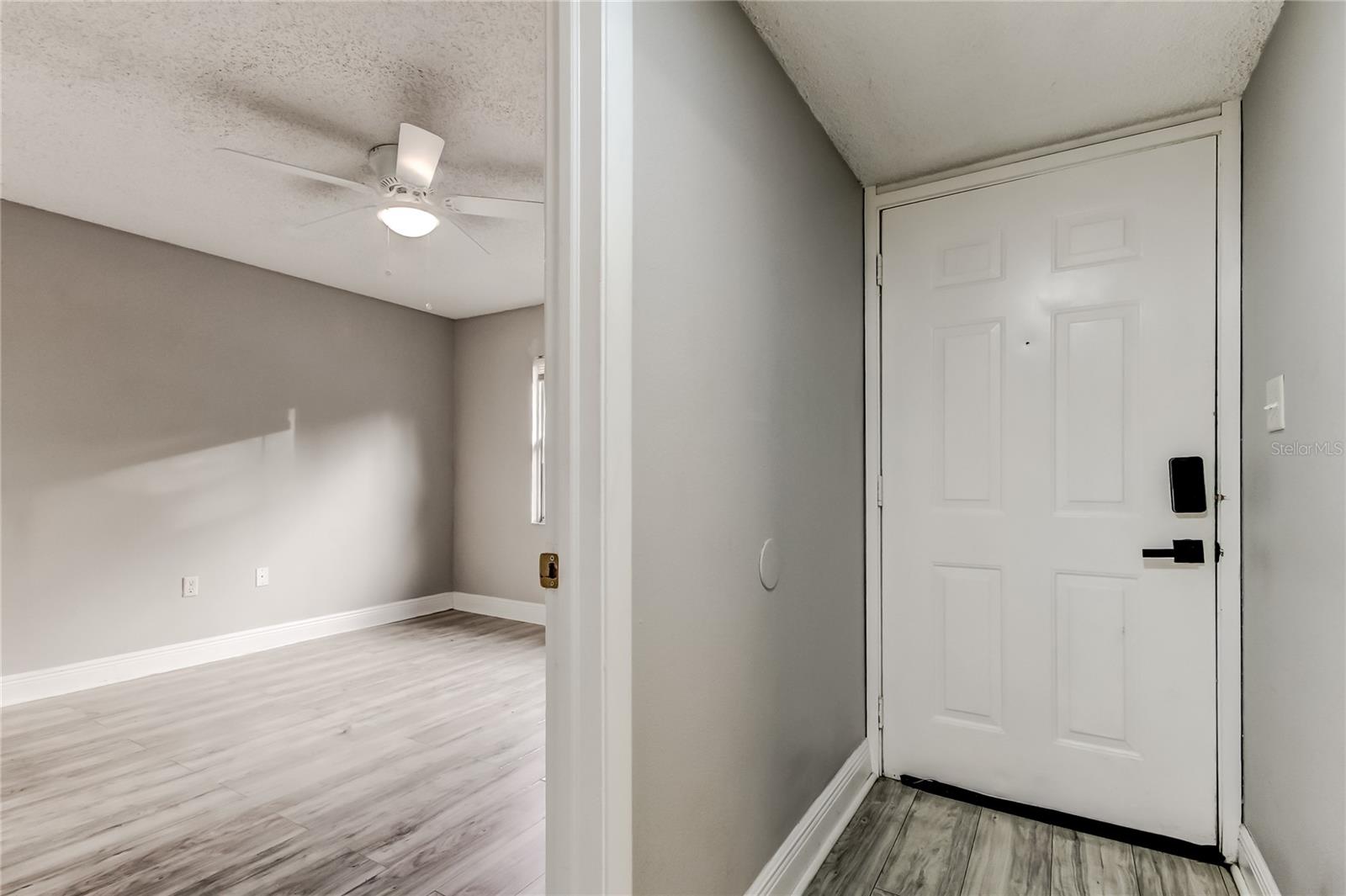 Image 6 of 42 For 5023 Terrace Palms Circle 201