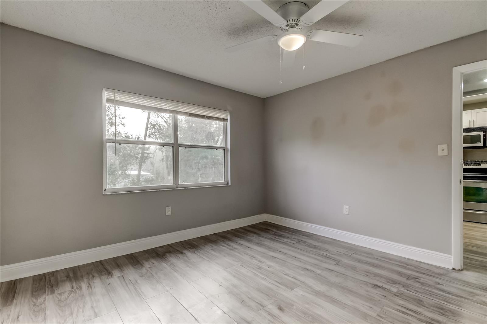 Image 8 of 42 For 5023 Terrace Palms Circle 201