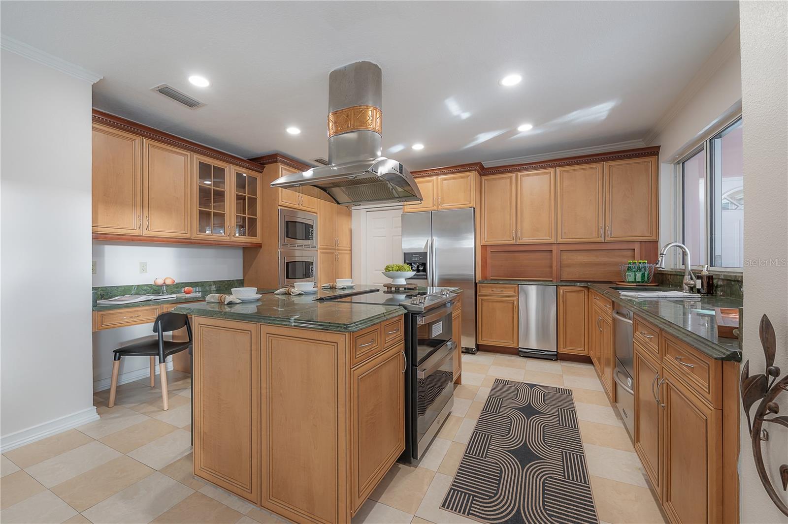 Image 35 of 82 For 2908 Whittington Place