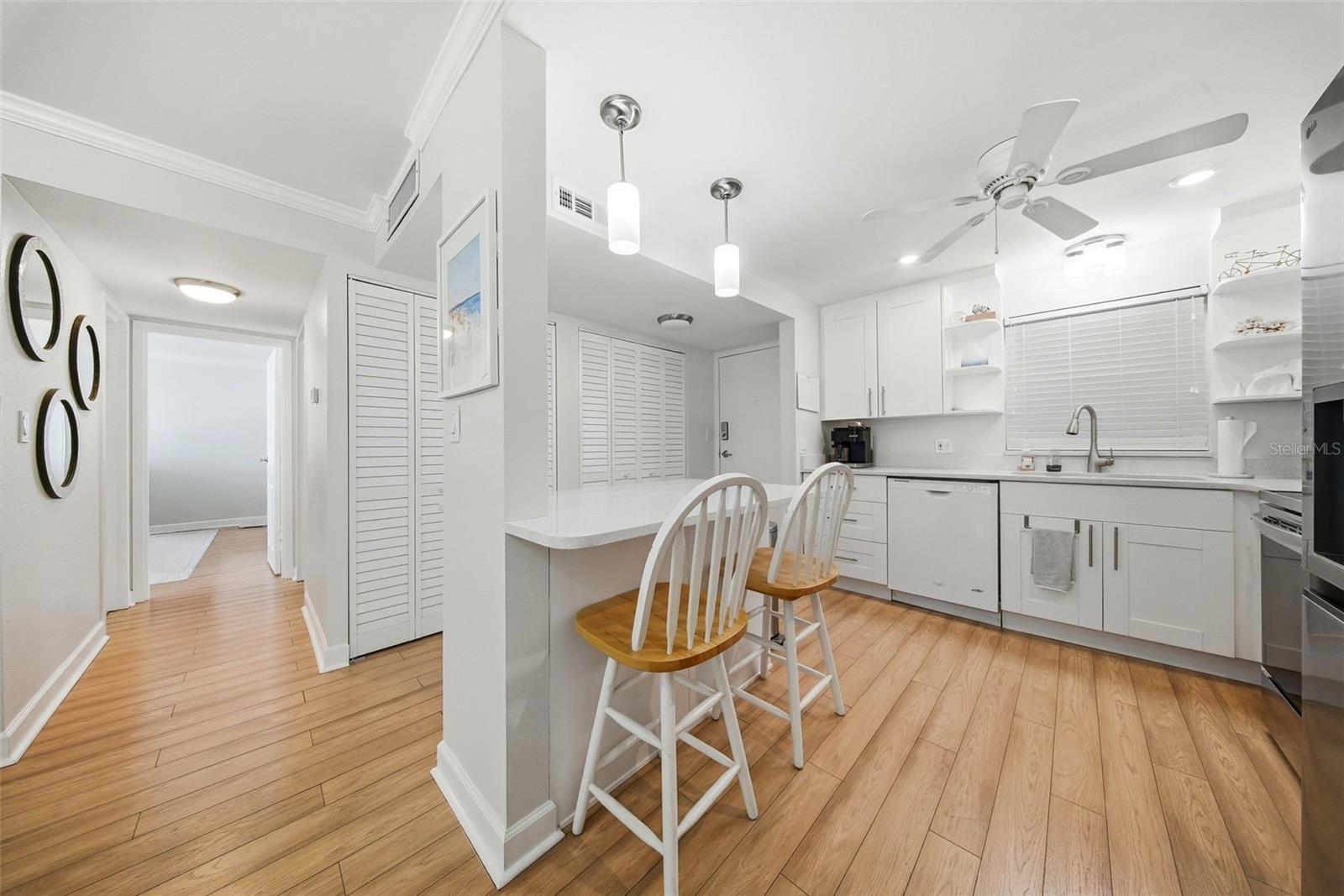 Image 10 of 39 For 11000 Gulf Boulevard 702