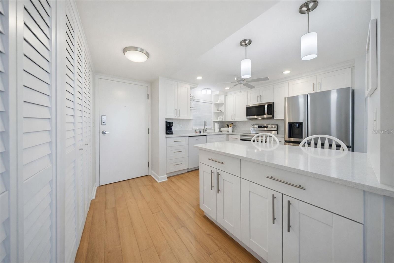 Image 12 of 39 For 11000 Gulf Boulevard 702