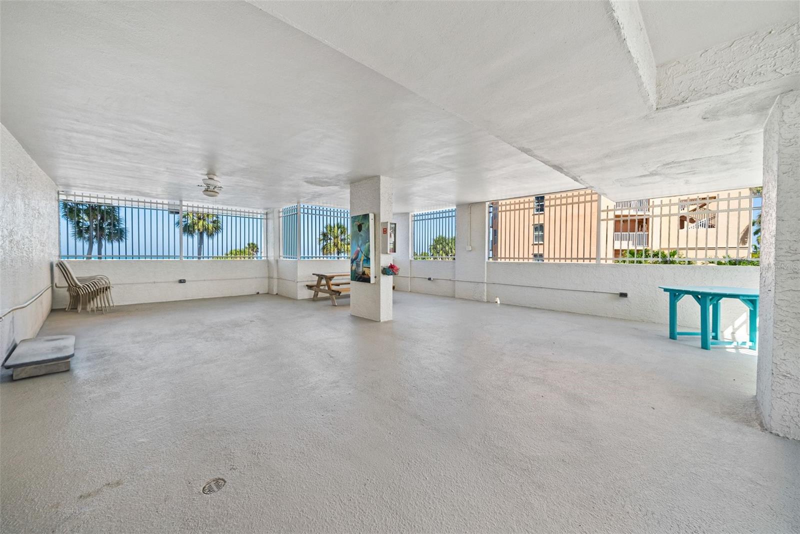 Image 31 of 39 For 11000 Gulf Boulevard 702