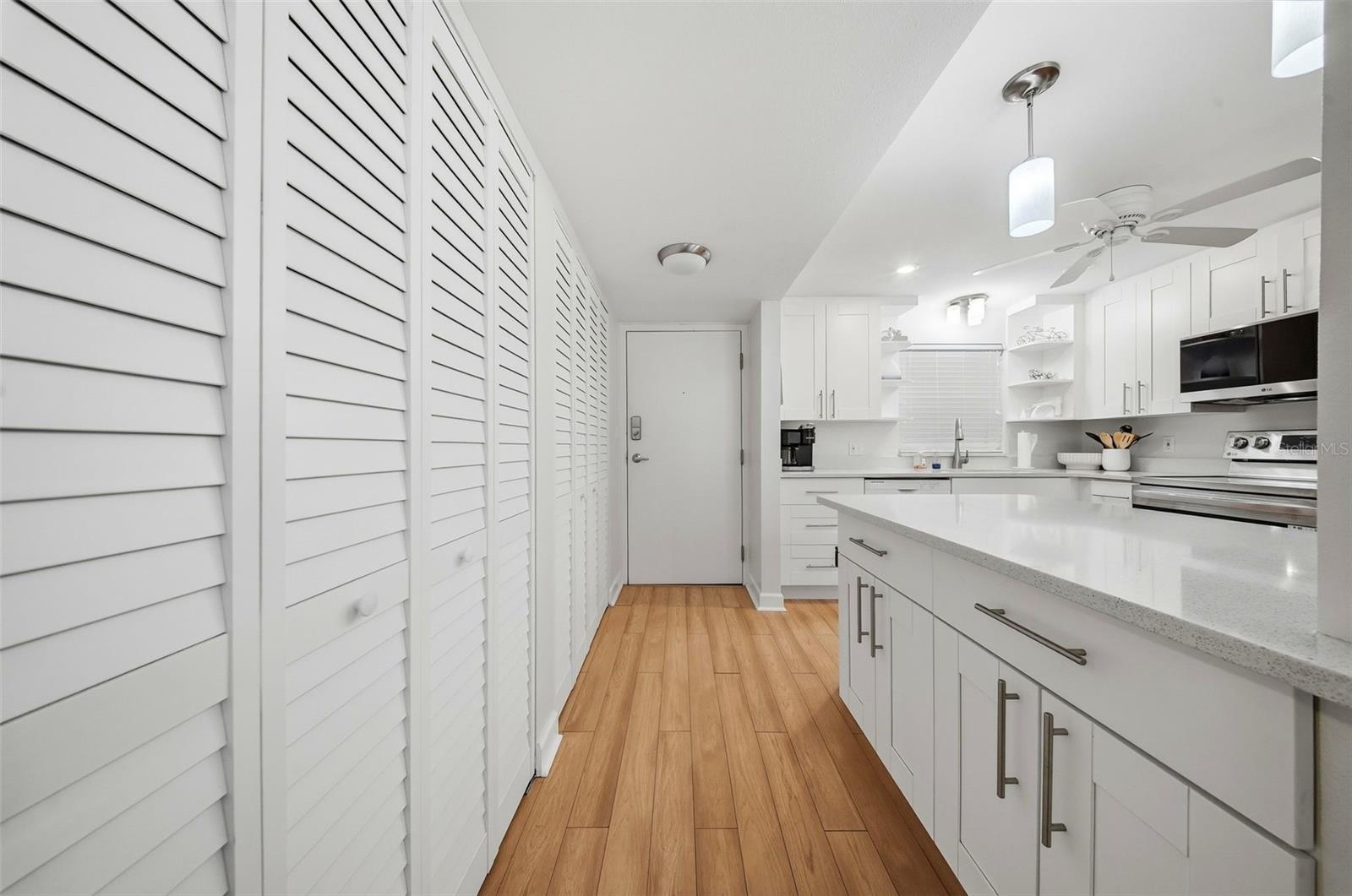 Image 9 of 39 For 11000 Gulf Boulevard 702