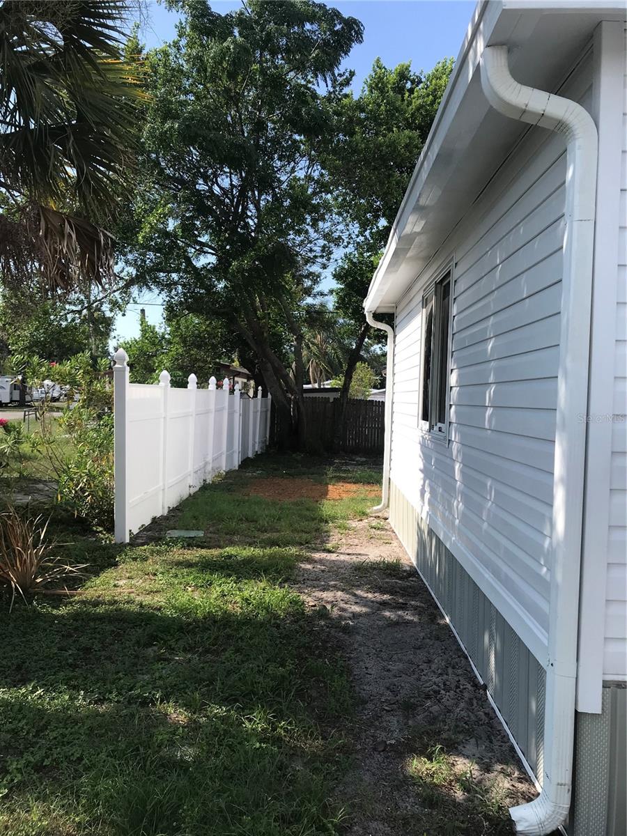 Image 8 of 9 For 7037 Lofty Drive