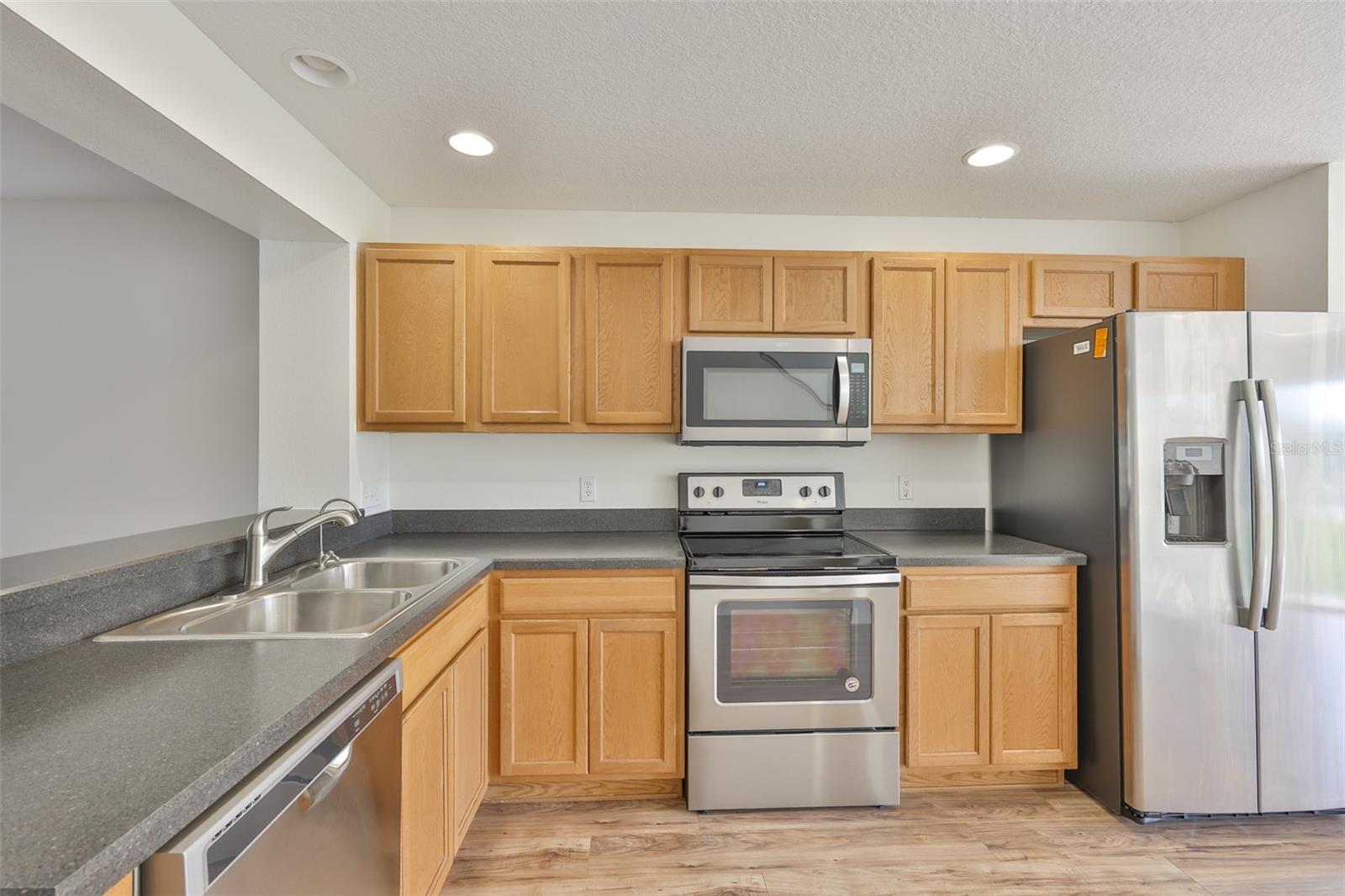 Image 12 of 38 For 6824 Dartmouth Hill Street