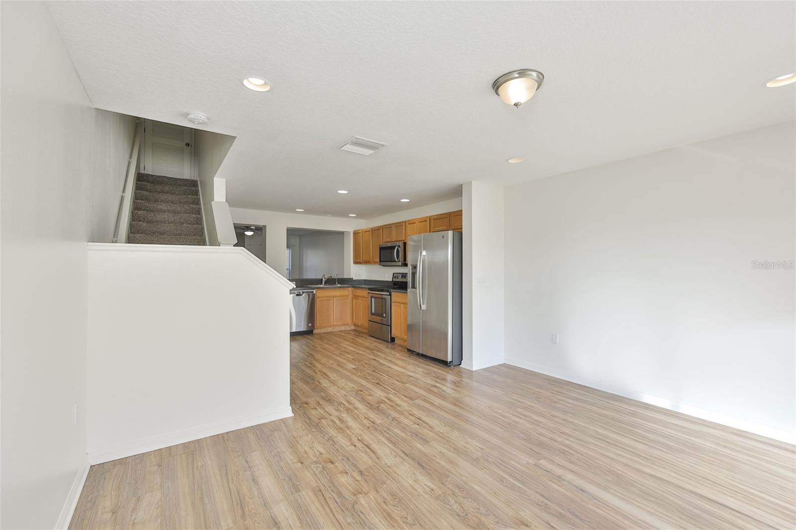 Image 19 of 38 For 6824 Dartmouth Hill Street