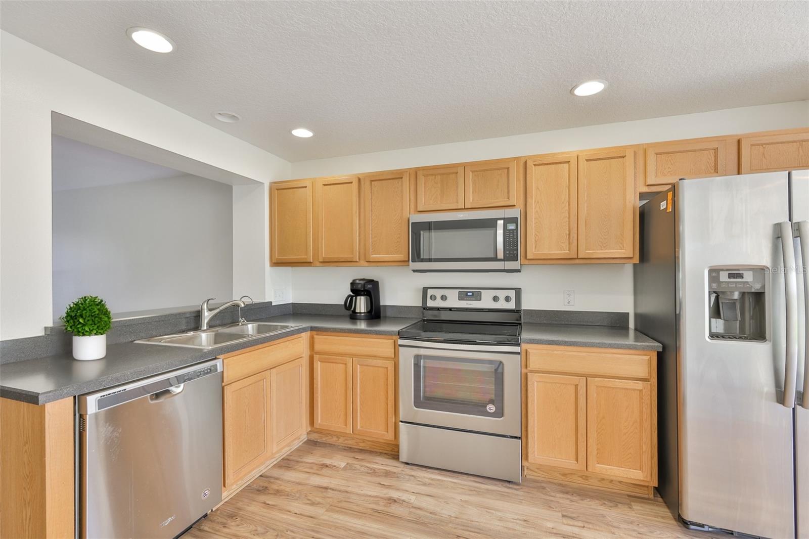 Image 9 of 38 For 6824 Dartmouth Hill Street