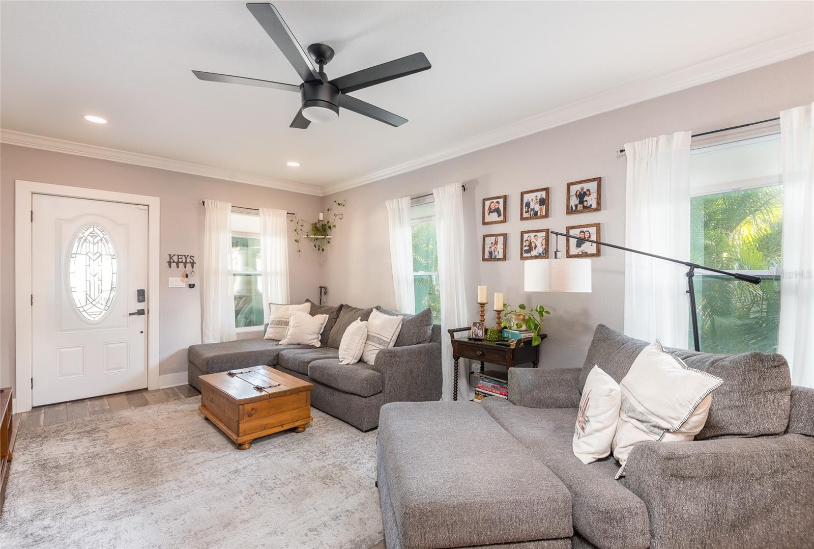 Image 4 of 36 For 1015 Crawford Street