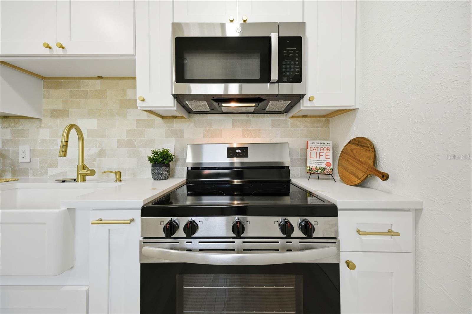 Image 8 of 18 For 3130 19th Street N