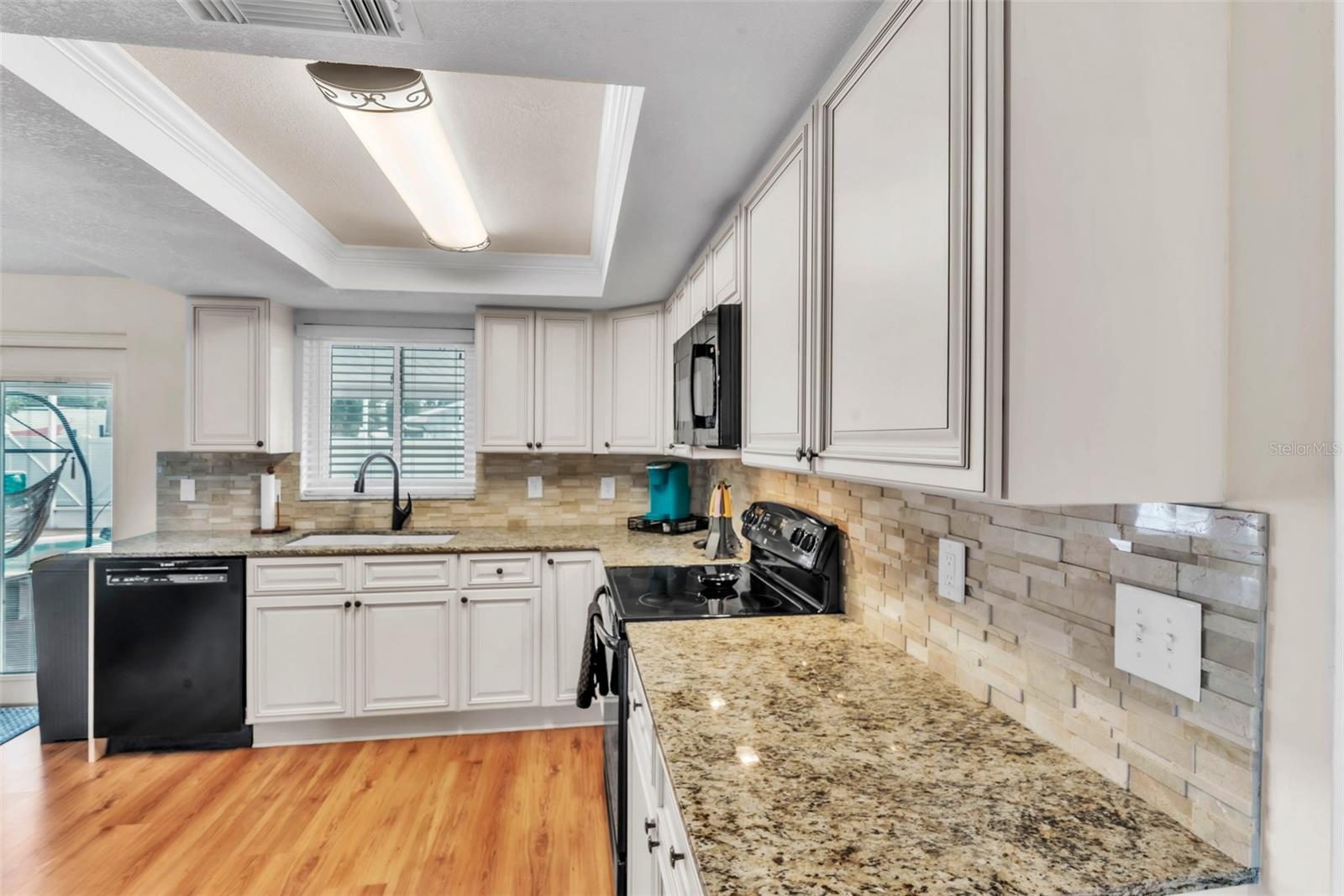 Image 14 of 40 For 3615 Haines Road N