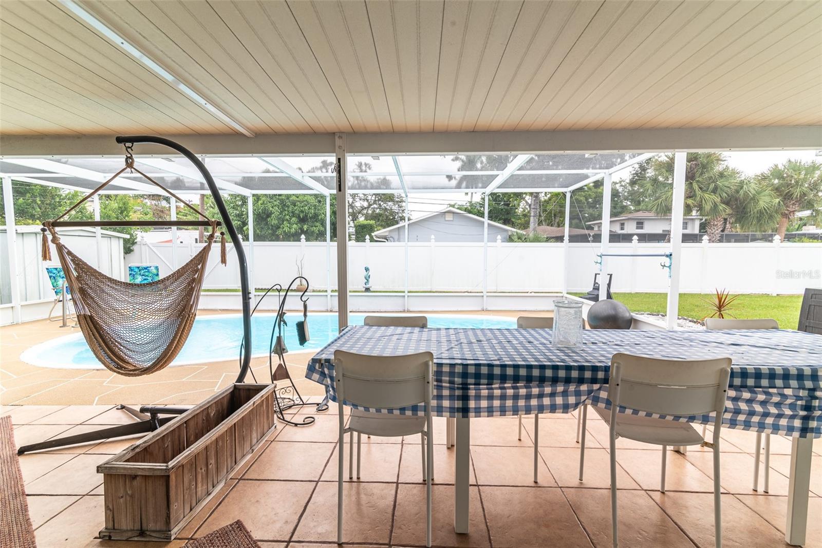 Image 21 of 40 For 3615 Haines Road N