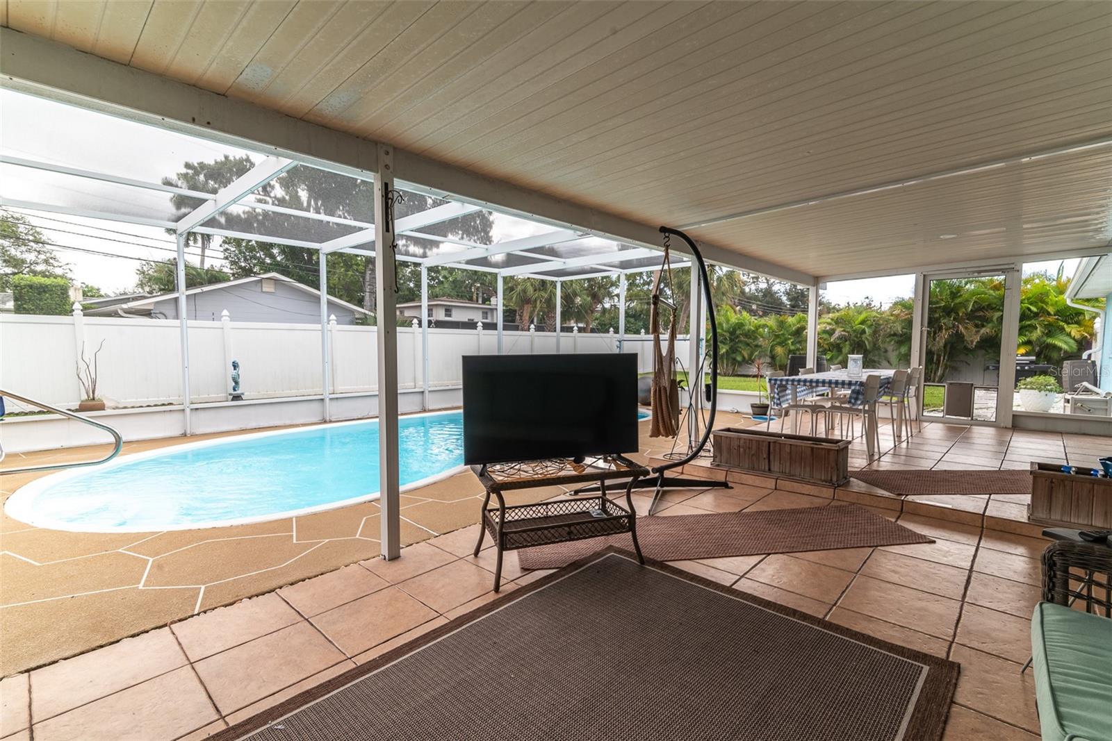 Image 28 of 40 For 3615 Haines Road N