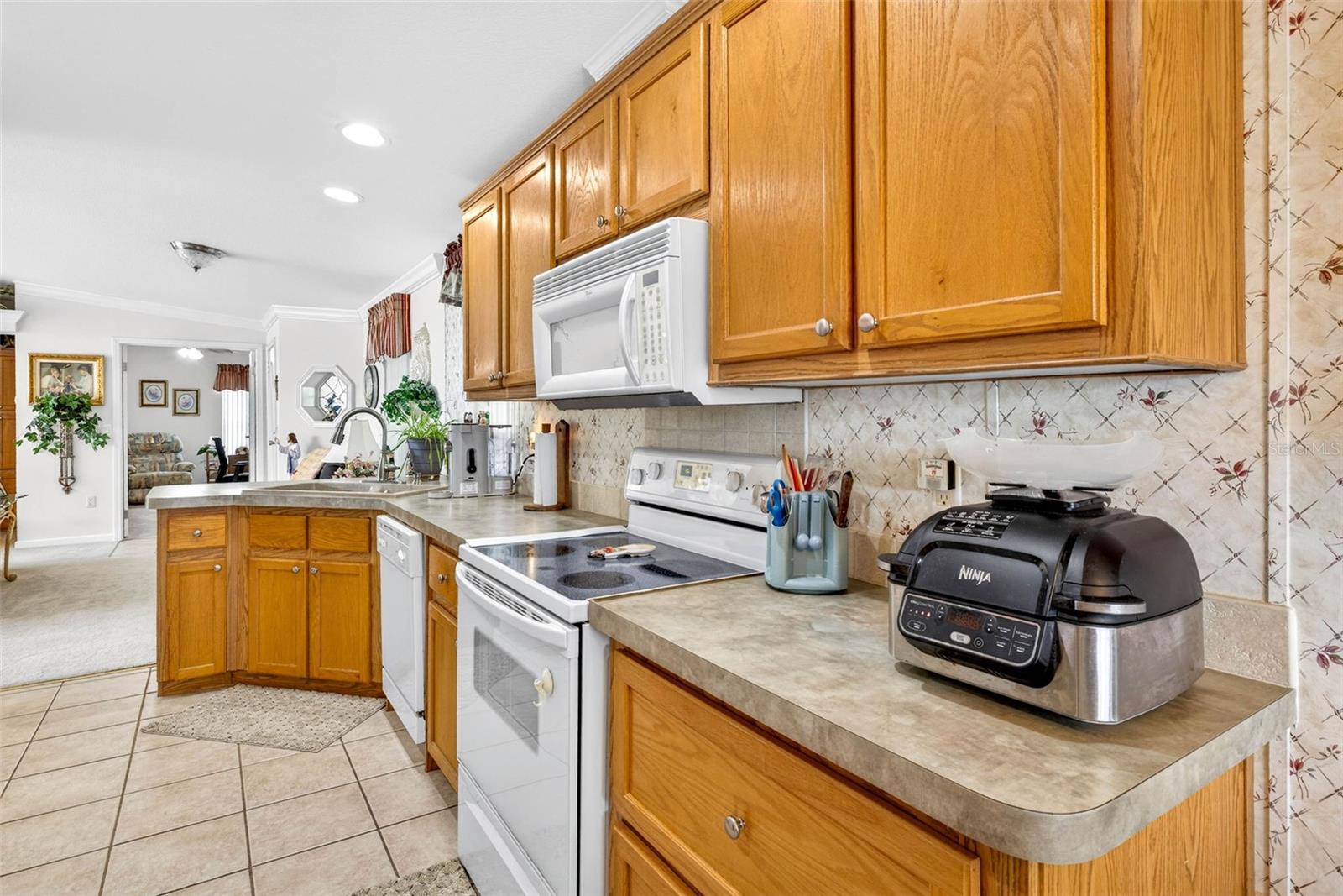 Image 11 of 50 For 10047 Equity Avenue