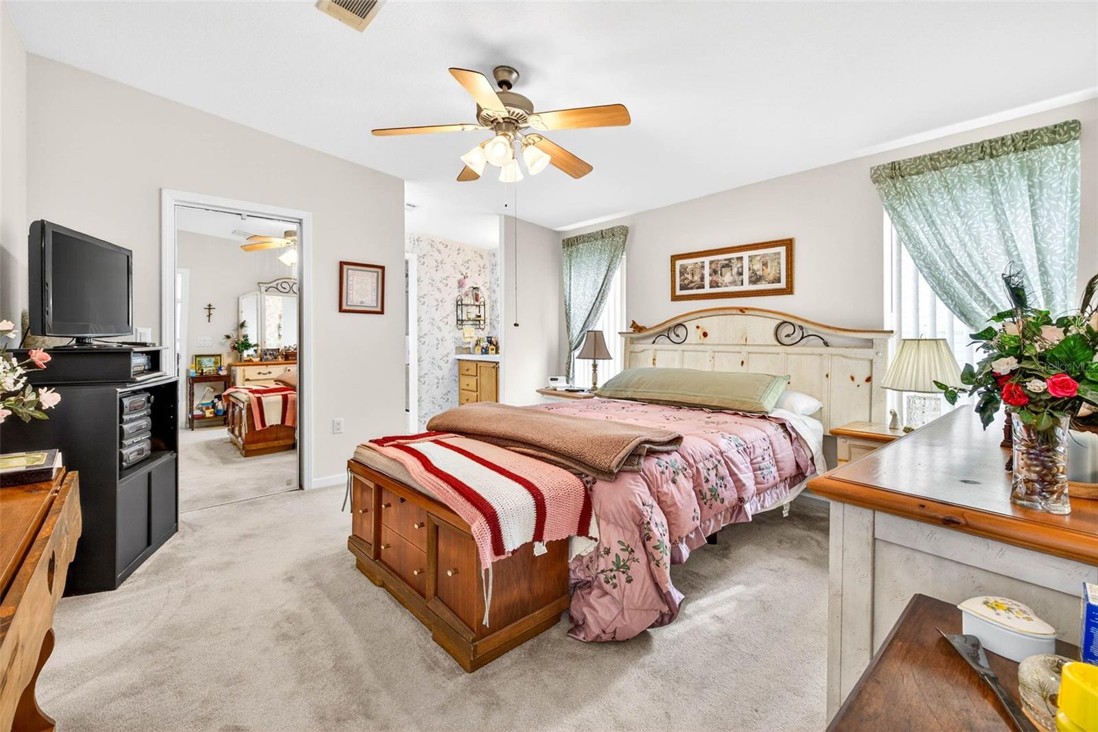 Image 26 of 50 For 10047 Equity Avenue