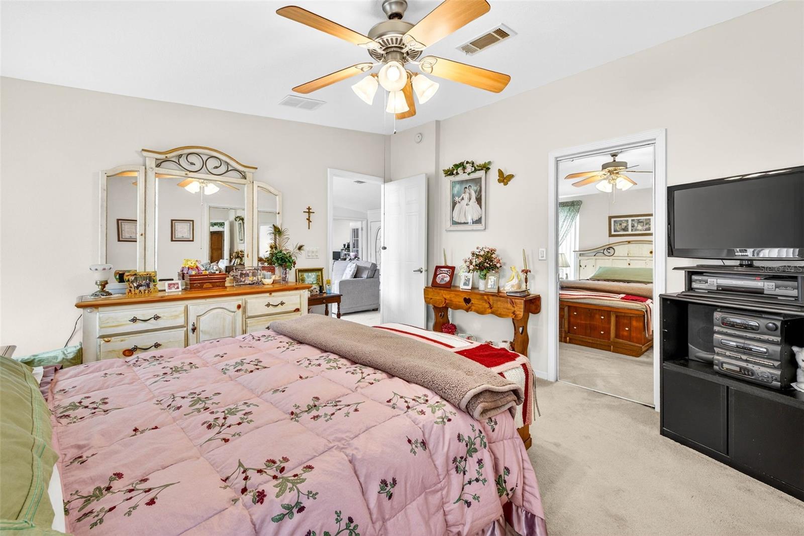 Image 27 of 50 For 10047 Equity Avenue