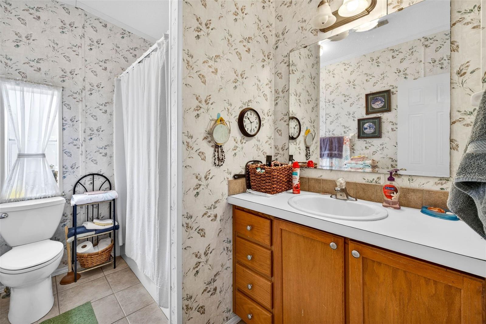 Image 28 of 50 For 10047 Equity Avenue