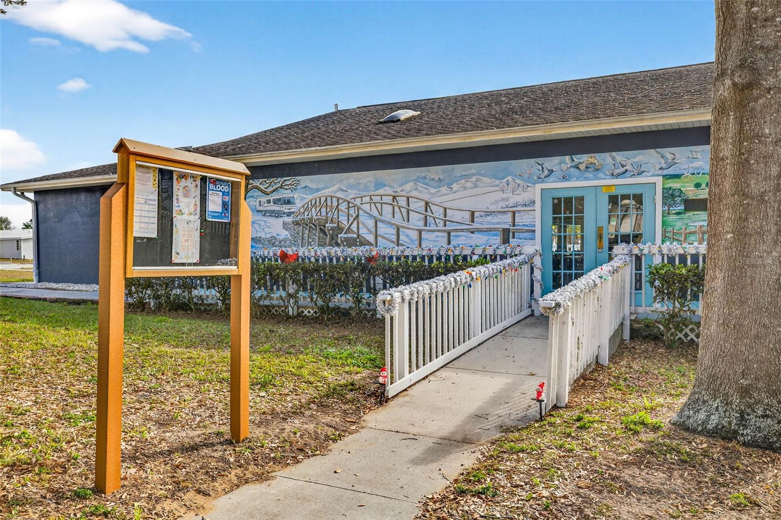 Image 38 of 50 For 10047 Equity Avenue