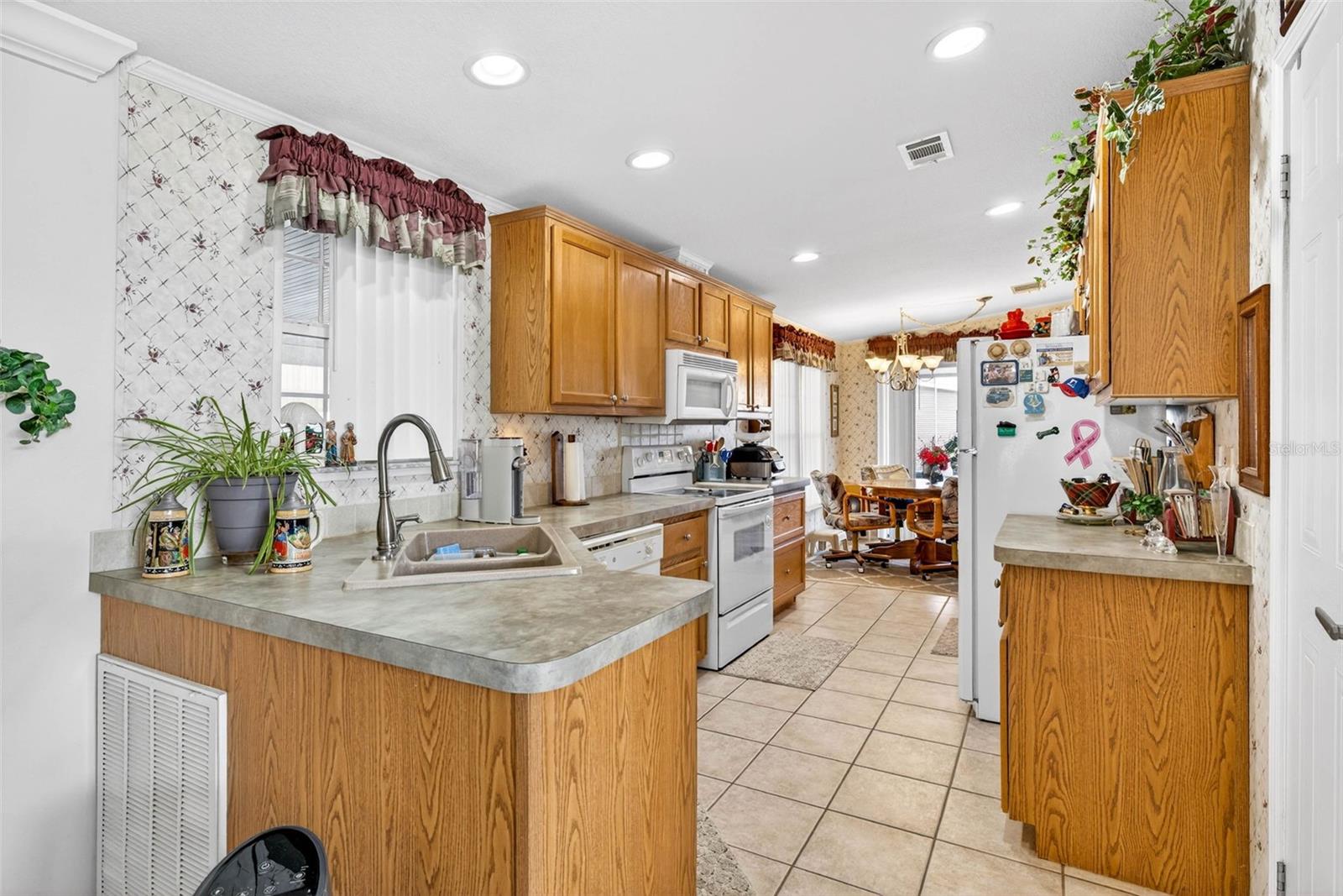 Image 8 of 50 For 10047 Equity Avenue